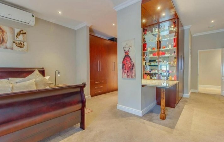 5 Bedroom Property for Sale in Deo Gracia Western Cape